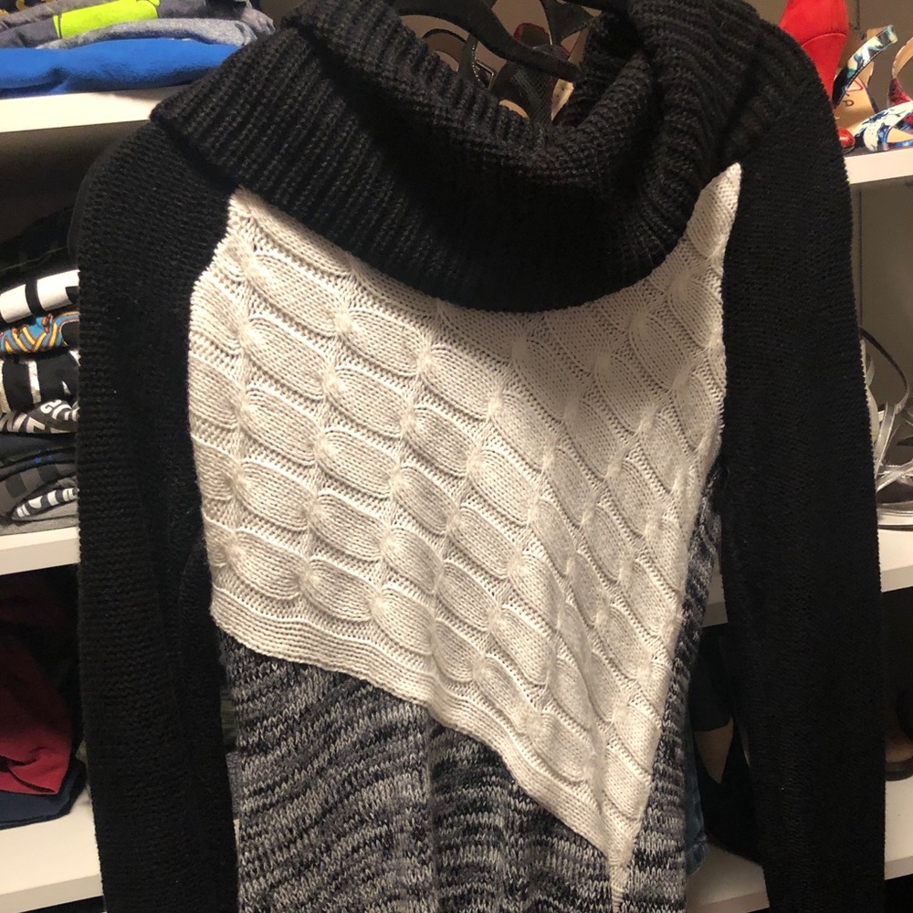The Limited Black Gray Cream Sweater